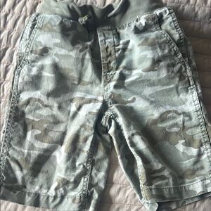 Gap Camoflauge cotton shorts